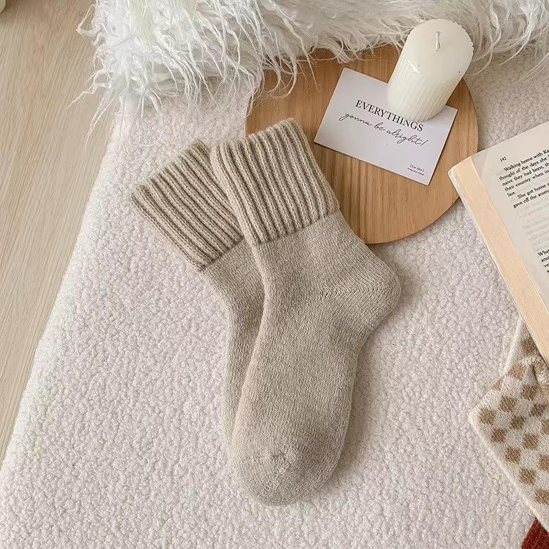1 Pairs Winter Thickened Wool Socks Women’S Breathable Comfortable Plush Low Tube Snow Socks Korean Simple Warm Cashmere Socks